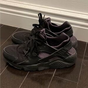 Nike Huarache Black Sneakers